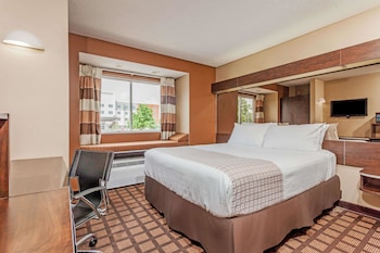 Standard Room, 1 Queen Bed