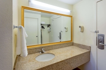 Room, 1 Double Bed, Accessible, Non Smoking (Mobility Accessible)