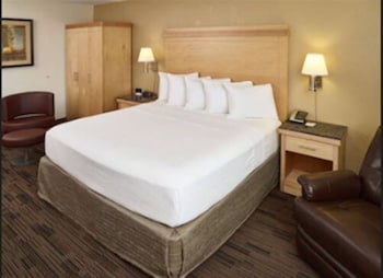 Deluxe Room, 1 King Bed, Accessible, Non Smoking