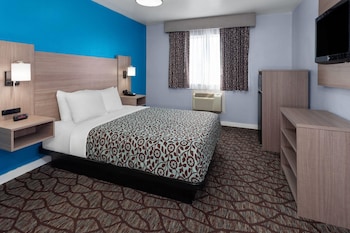 Room, 1 Queen Bed, Accessible, Non Smoking (Mobility, Bathtub w/Grab Bars)