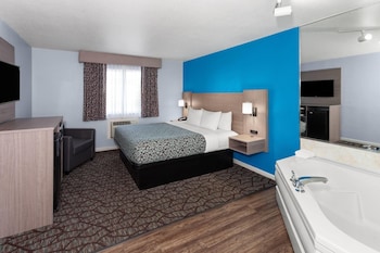 Room, 1 King Bed, Non Smoking, Hot Tub