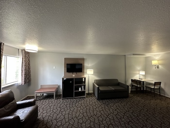 Suite, 2 Queen Beds, Non Smoking