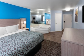 Room, 1 King Bed, Non Smoking, Hot Tub