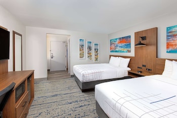 Deluxe Room, 2 Double Beds, Non Smoking