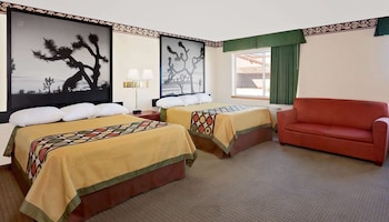 Suite, 2 Queen Beds, Non Smoking