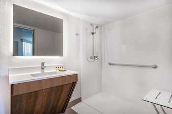 Standard Room, 2 Queen Beds (Walk-In Shower)