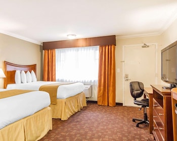 Standard Room, 2 Queen Beds, Non Smoking