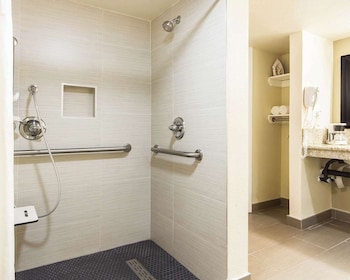Room, 1 Queen Bed, Accessible, Non Smoking