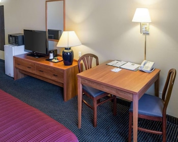Standard Room, 2 Queen Beds, Non Smoking