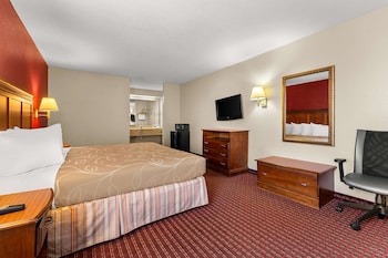 Room, 1 King Bed, Accessible, Smoking