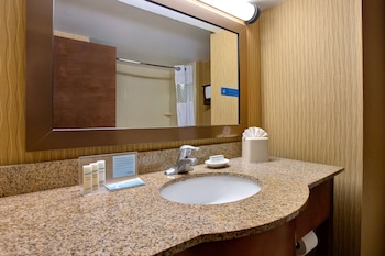 Room, 1 Queen Bed, Non Smoking, Refrigerator & Microwave