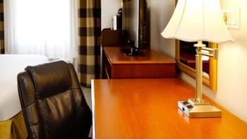 Room, 1 Queen Bed, Accessible, Non Smoking (Roll-in Shower, Mobility)
