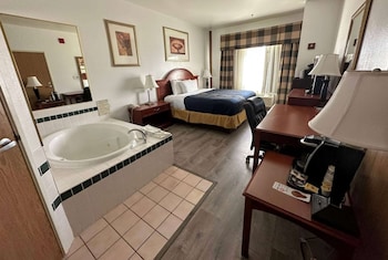 Deluxe Room, 1 King Bed, Non Smoking, Jetted Tub