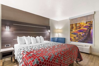 Suite, 1 King Bed, Accessible, Non Smoking