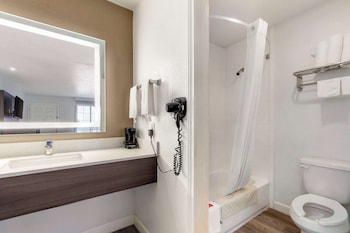 Room, 1 King Bed, Non Smoking (Upgrade)
