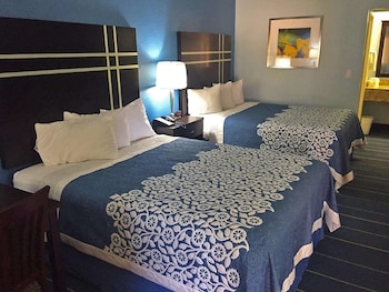Room, 2 Queen Beds, Smoking