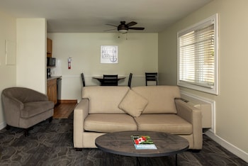 Suite, 1 King Bed with Sofa bed