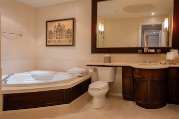 Sultan Suite, 1 King Bed with Sofa Bed