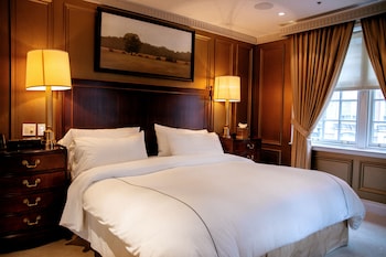 Corner Suite, 1 King Bed with Sofa Bed