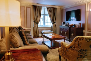 Sultan Suite, 1 King Bed with Sofa Bed