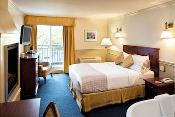 Superior Room, 1 King Bed, Jetted Tub