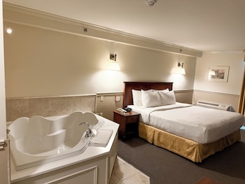 Superior Room, 1 King Bed, Jetted Tub