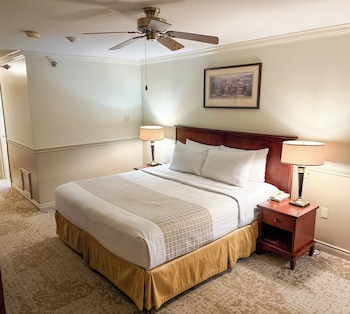Standard Room, 1 King Bed, Pets Not Allowed