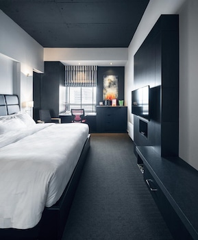 Standard Room, 1 King Bed