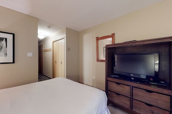 Room (Studio)