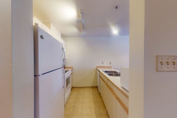 Room (Studio)