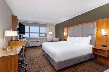 Room, 1 King Bed, Accessible, Non Smoking (Tub with Grab Bars)