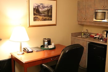 Suite, 1 Queen Bed, Jetted Tub