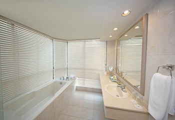 Suite (Primary)