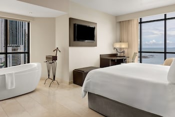 Suite, 1 Bedroom, Club Lounge Access (Dining, High Floor)