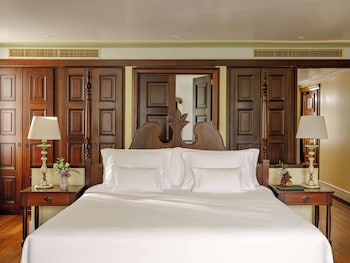 Noble Suite