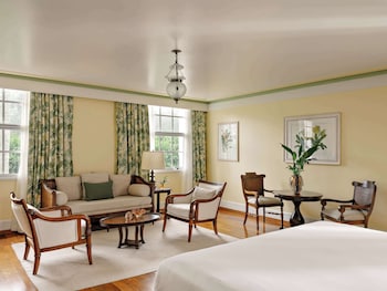 Noble Suite