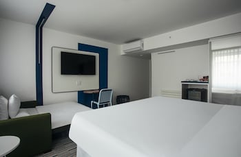 Family Room, 1 Queen Bed with Sofa bed
