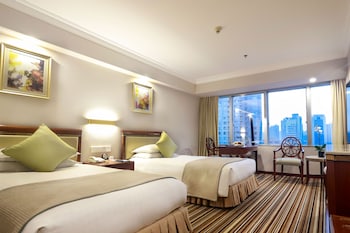Deluxe Twin Room with City View, with a copy of Shanghai Taste