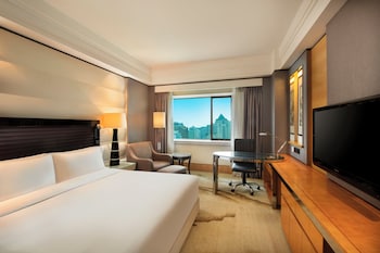 1 King Premium Lounge Access