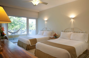 Junior Suite, 1 King Bed, Garden View