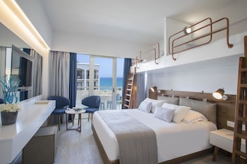Family Room, Partial Sea View