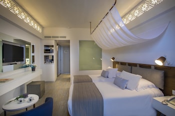 Single Room, Partial Sea View
