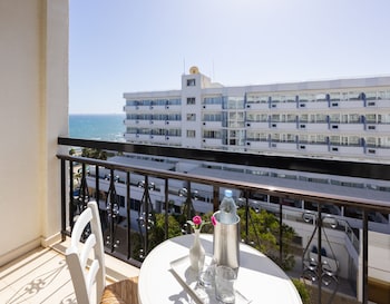 Standard Triple Room, Partial Sea View