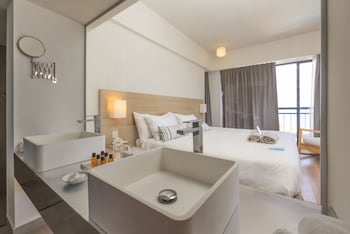 Executive Suite, Sea View