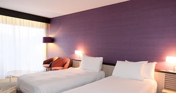 Classic Twin Room, City View