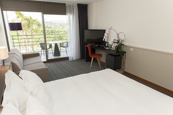 Superior Double Room, Partial Sea View