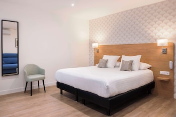 Deluxe Room, Multiple Beds, Non Smoking