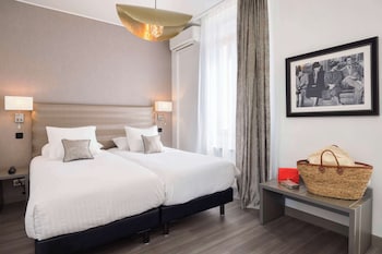 Deluxe Room, Multiple Beds, Non Smoking