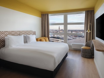 Studio, 1 King Bed with Sofa bed (view)