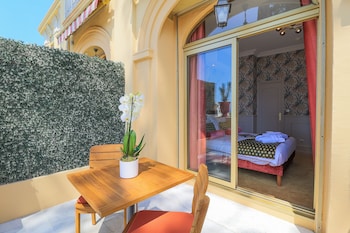 Deluxe Room, Garden View
